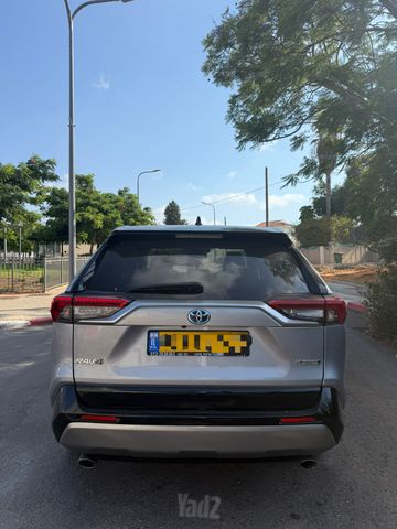 טויוטה RAV4