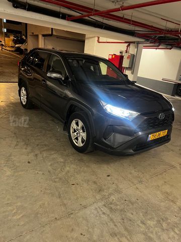 טויוטה RAV4