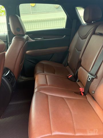 קאדילק XT5