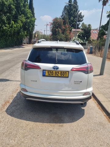 טויוטה RAV4