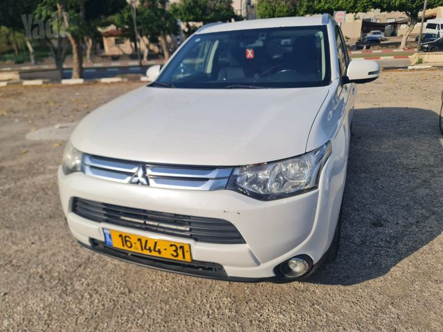 מיצובישי אאוטלנדר
