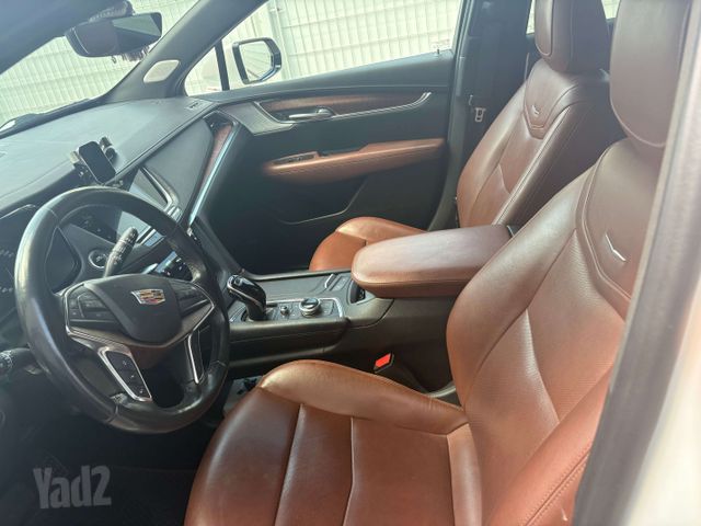 קאדילק XT5
