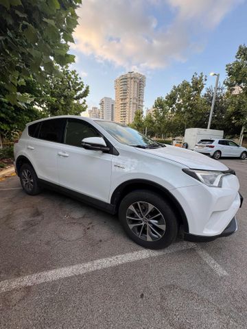 טויוטה RAV4