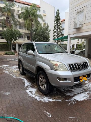 טויוטה לנד קרוזר