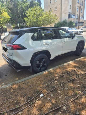 טויוטה RAV4