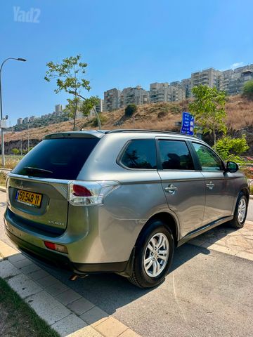 מיצובישי אאוטלנדר