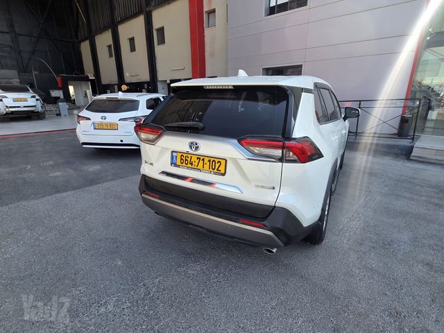 טויוטה RAV4