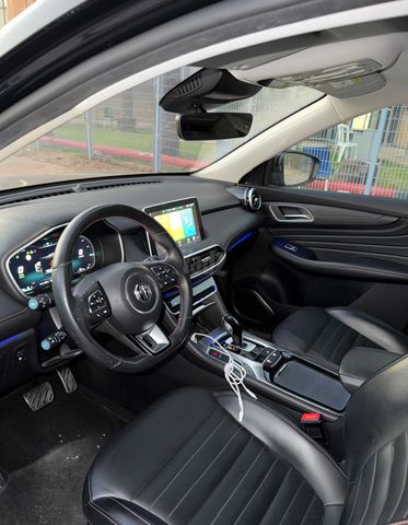 מודעת רכב אם ג'י EHS PHEV