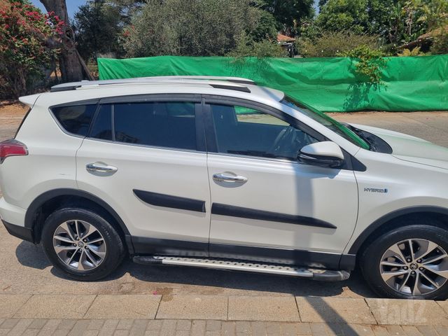 טויוטה RAV4