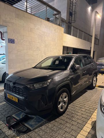 מודעת רכב טויוטה RAV4