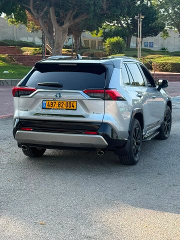 טויוטה RAV4