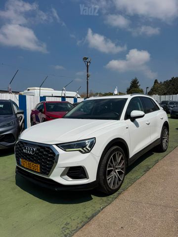 אאודי Q3