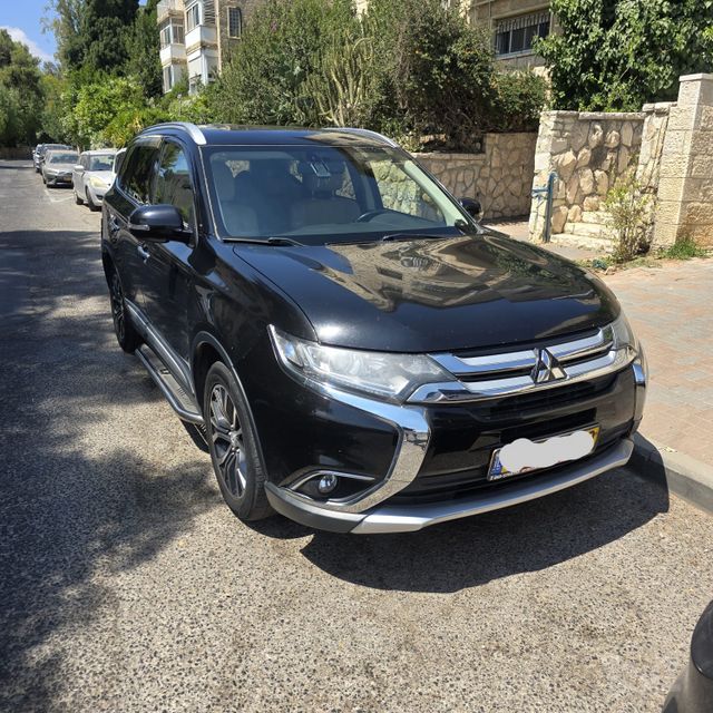 מיצובישי אאוטלנדר