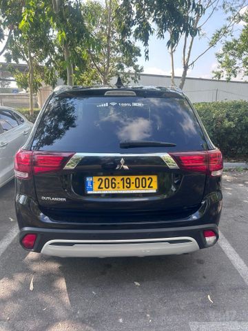 מיצובישי אאוטלנדר