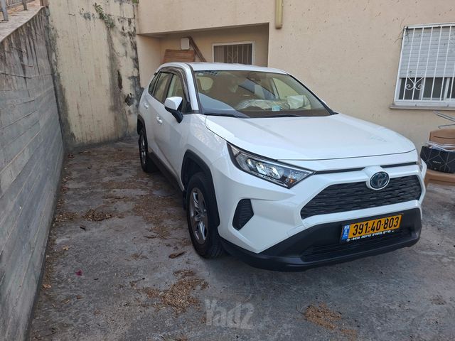 מודעת רכב טויוטה RAV4