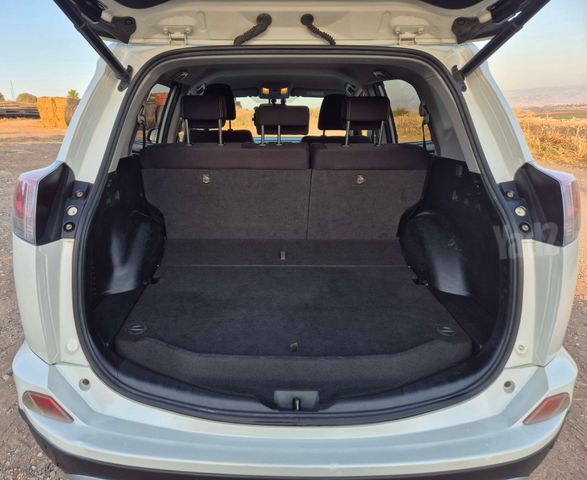 טויוטה RAV4