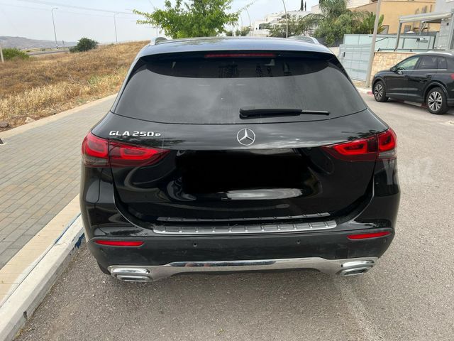 מרצדס-בנץ GLA