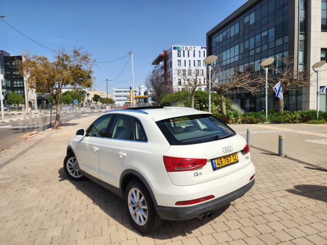 אאודי Q3