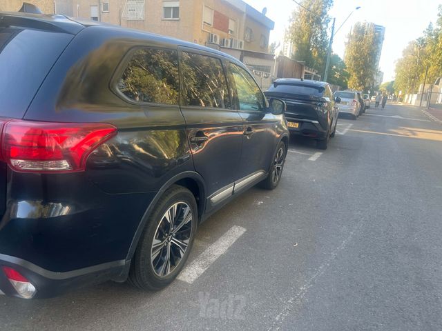 מיצובישי אאוטלנדר