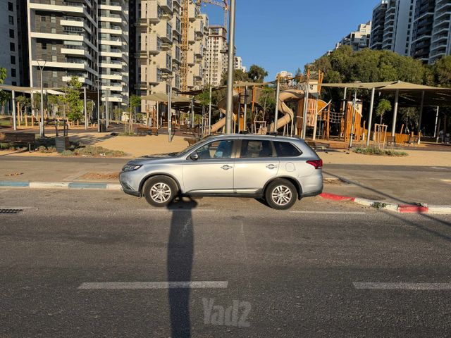 מיצובישי אאוטלנדר