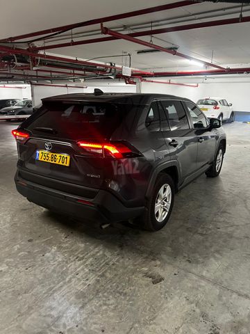 טויוטה RAV4