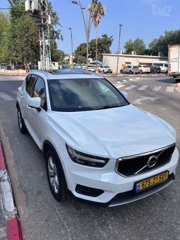וולוו XC40