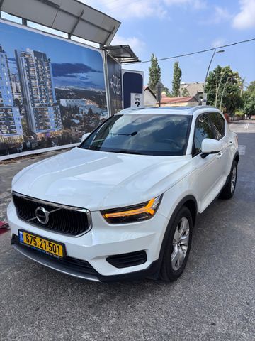 וולוו XC40