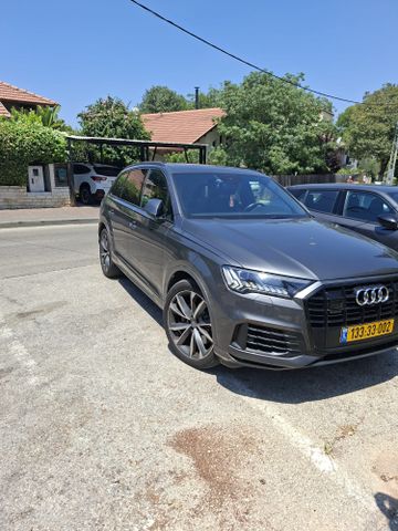מודעת רכב אאודי Q7