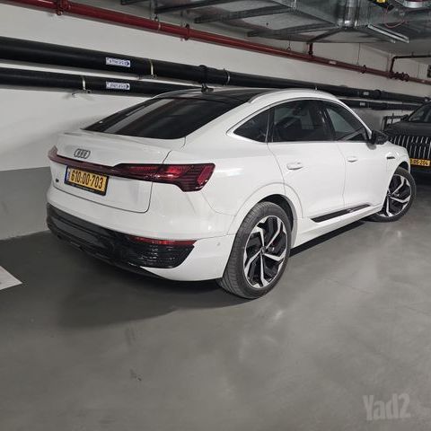 מודעת רכב אאודי Q8 e-tron