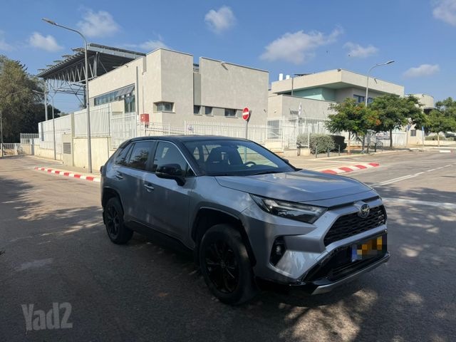 טויוטה RAV4