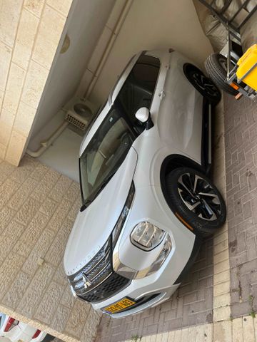 מיצובישי אאוטלנדר