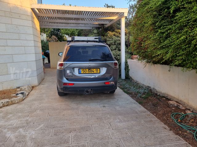 מיצובישי אאוטלנדר