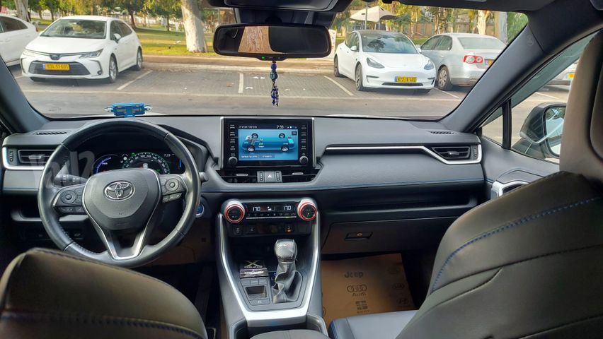 טויוטה RAV4