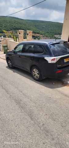 מיצובישי אאוטלנדר