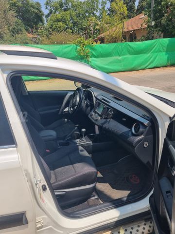 טויוטה RAV4