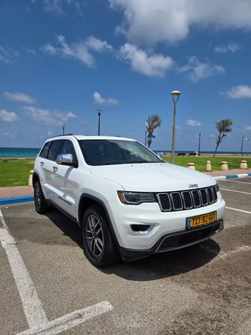 מודעת רכב ג'יפ גרנד צ'ירוקי