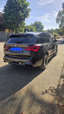 ב מ וו iX3