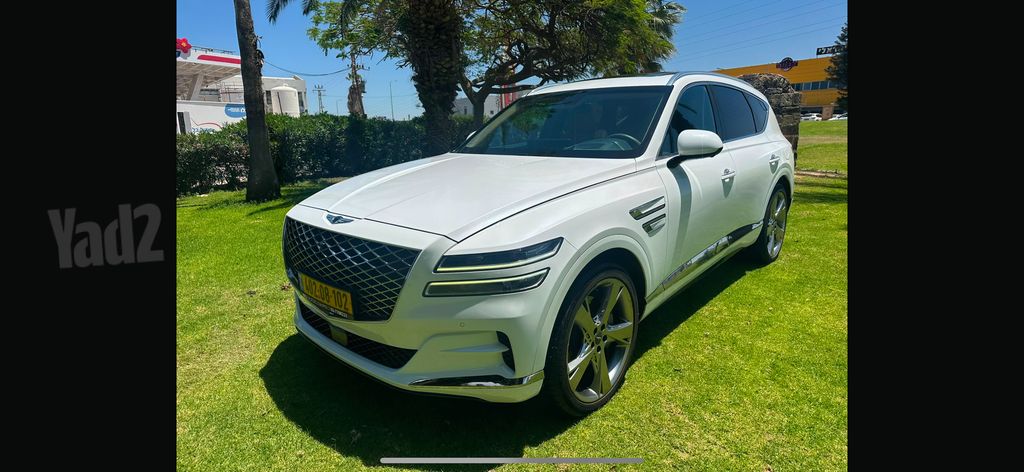 מודעת רכב ג'נסיס GV80