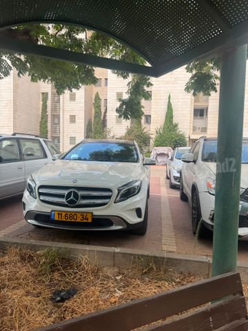 מודעת רכב מרצדס-בנץ GLA
