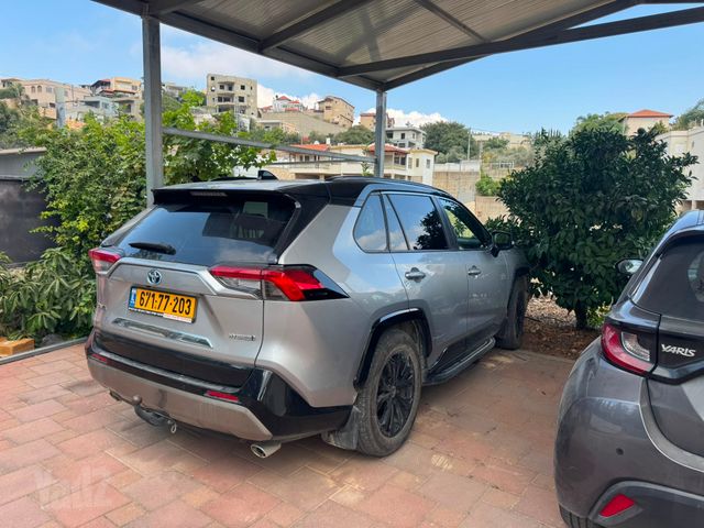 RAV4 4X2 E-Motion היברידי אוט׳ בנזין 2.5 (178 כ״ס) [2019-2026]