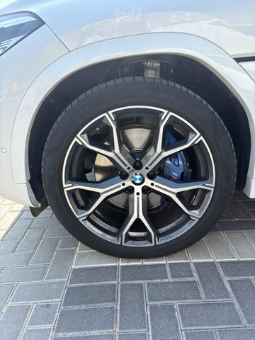 ב מ וו X6