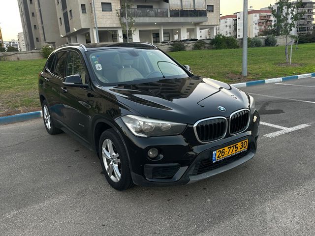 ב מ וו X1
