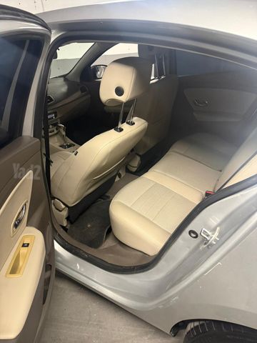 רנו פלואנס
