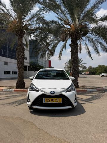 טויוטה יאריס