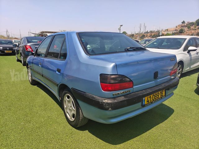 פיג'ו 306