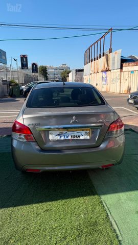מיצובישי אטראז'