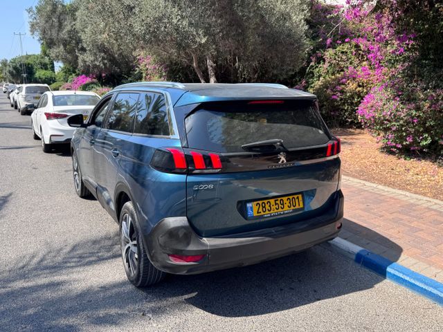 פיג'ו 5008
