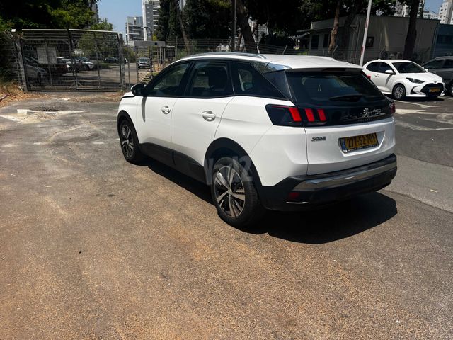 פיג'ו 3008