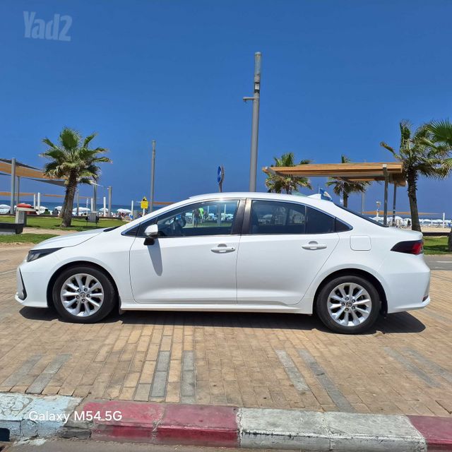 מודעת רכב טויוטה קורולה 1