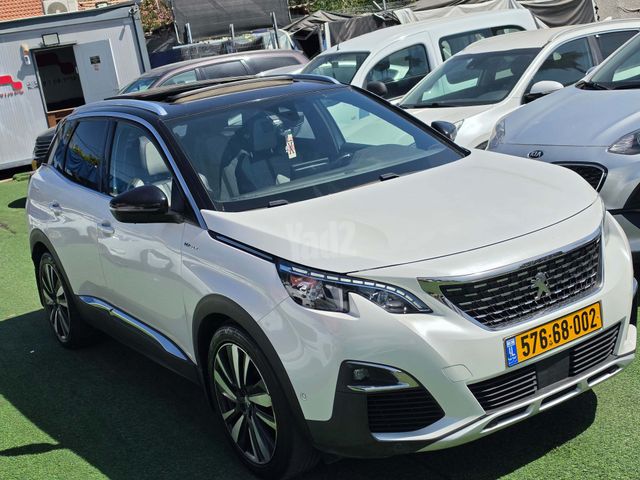 פיג'ו 3008